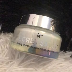 It cosmetics secret sauce